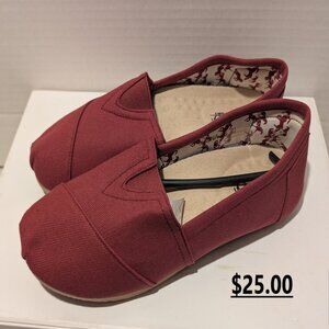 BRAND NEW REFRESH NINA MAHOGANY 8.5 NO BOX